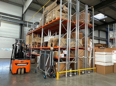 rack-lourd-stockage-reserve-cartons-barres-efi-log